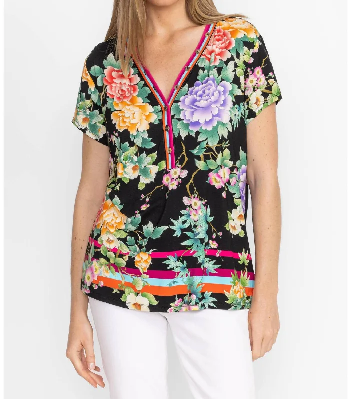 Le Jardin Janie Fav Button Neck Tee In Multi Asymmetrical Pockets Print