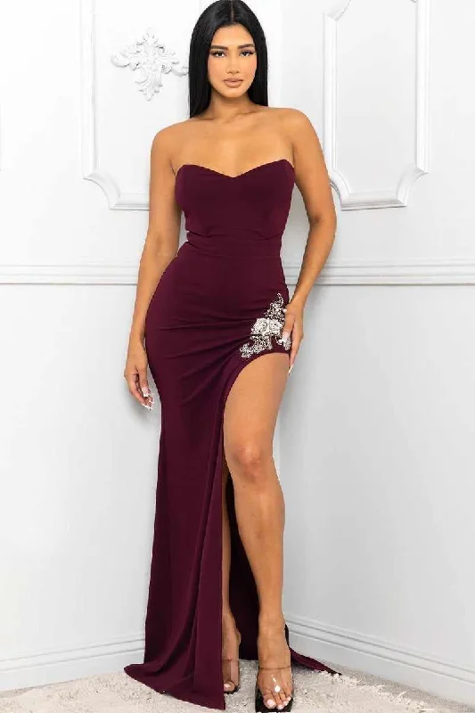 Beaded Embroidered Near Slit Detail Maxi Dress Trendy Off-Shoulder Ruffle Maxi Dress Beaded Embroidered Near Slit Detail Maxi Dress Trendy Off-Shoulder Ruffle Maxi Dress