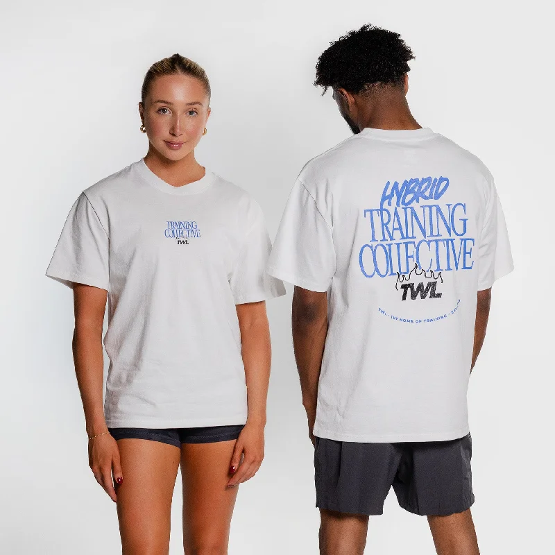 TWL - LIFESTYLE OVERSIZED T-SHIRT - TRAINING COLLECTIVE - FADED WHITE/COBALT BLUE Sequined Glittery Shiny