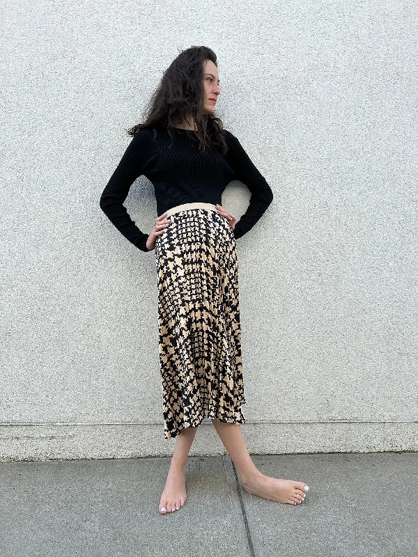 JCL Puzzle Print Skirt lace skirt intricate